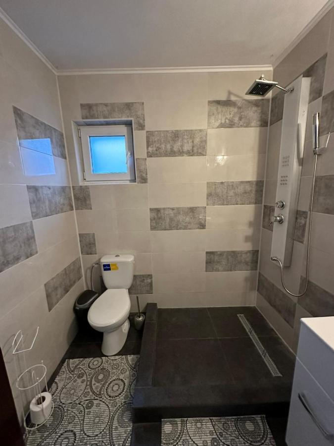 הוילה קורטאה דה ארגס Casa Eroilor מראה חיצוני תמונה