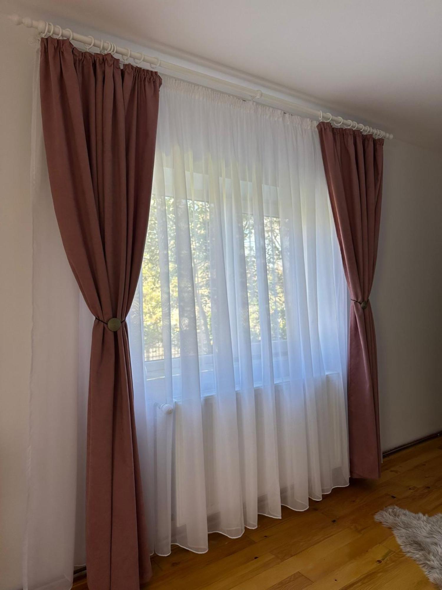 הוילה קורטאה דה ארגס Casa Eroilor מראה חיצוני תמונה